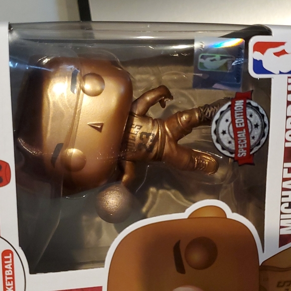 NBA Michael Jordan BRONZE #54 Funko Pop - Special Edition - Picture 7 of 7